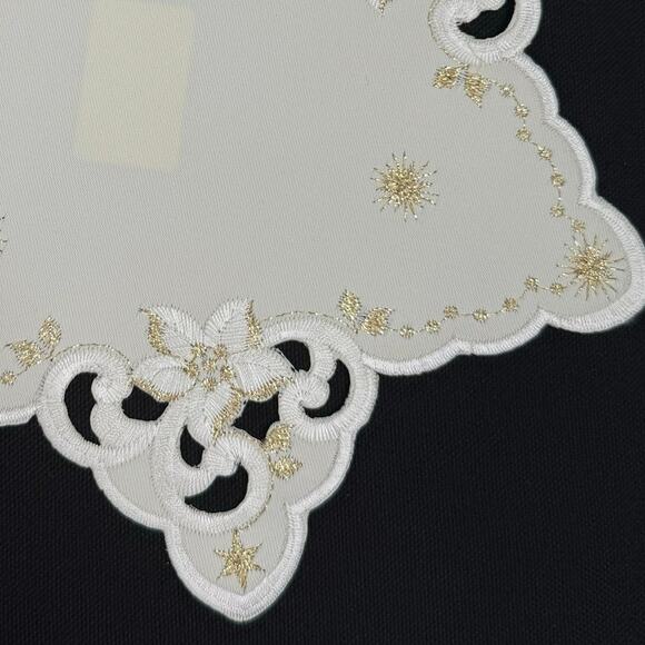 Set 4 German Embroidered Christmas Doilies Star Shaped Gold Thread 9” Table Mats - Picture 3 of 5